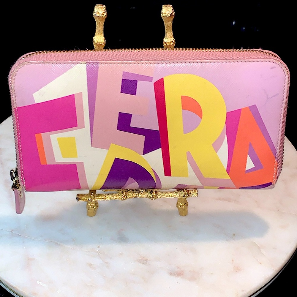 SALVATORE FERRAGAMO BLOCK LETTERS CONTINENTAL ZIPPY WALLET LONG MADE IN ITALY